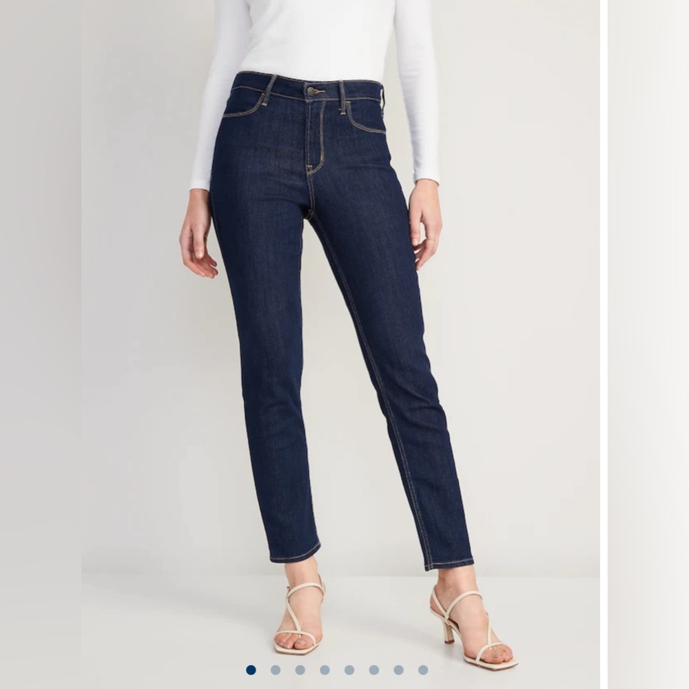 Women’s Old Navy Wow high rise straight jeans.